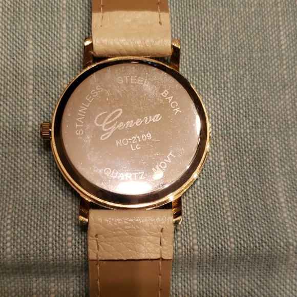 Geneva Stainless Steele Map Watch - Picture 4 of 4